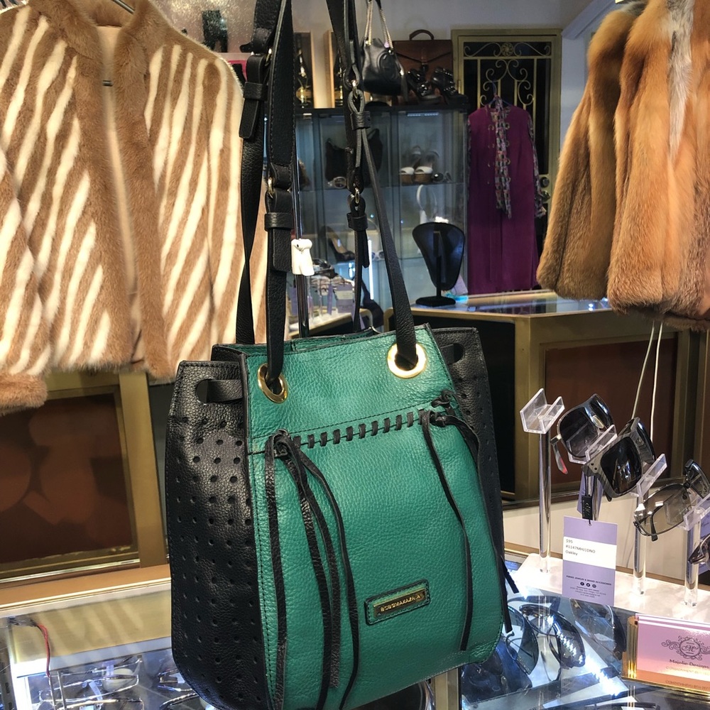 B New BCBG MAXAZRIA Black & Green satchel ✨